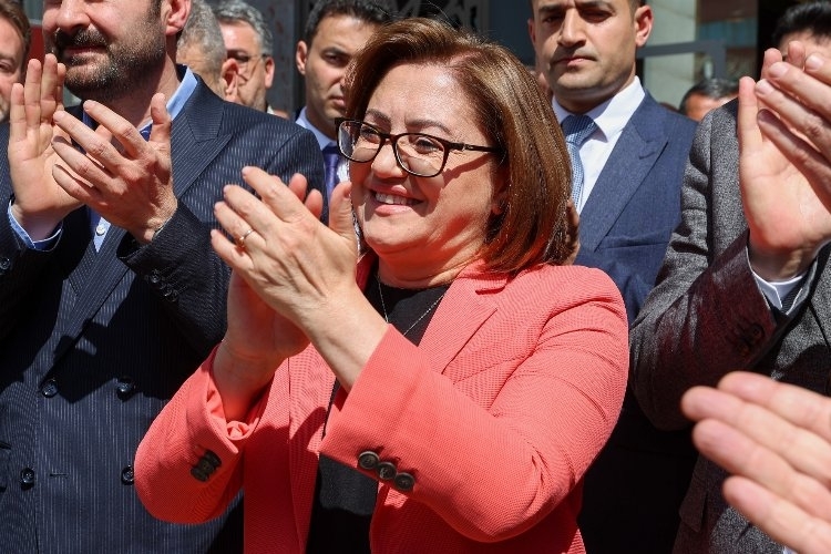 Gaziantep Büyükşehir Belediye Başkanı Fatma Şahin'e Yoğun Alkışlarla Karşılama