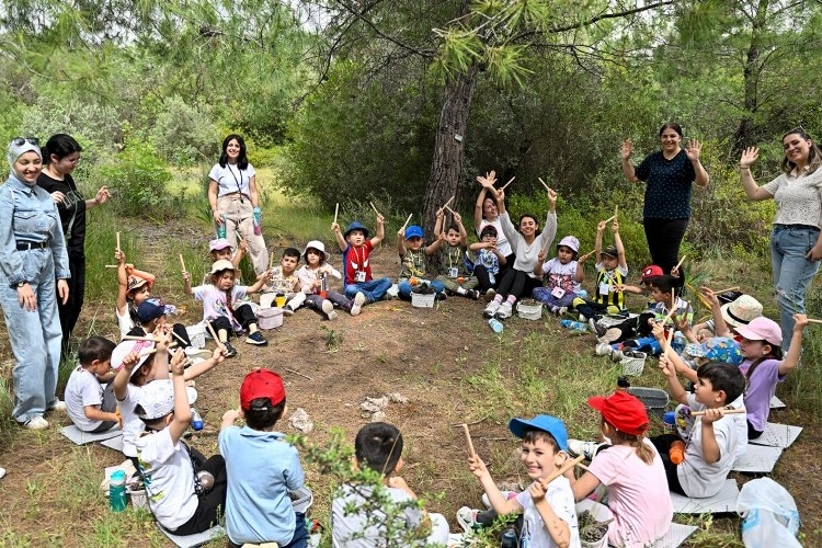Antalya'da Doğa Atölyesi: Çocuklar Yemyeşil Zeytinpark'ta Doğayı Keşfediyor